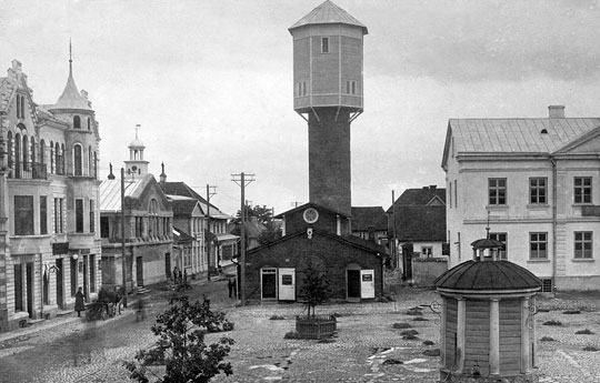 Turuplats ja veetorn 1913. a