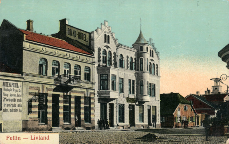 Apteegi kõrvalhoone ja Grand Hotel 1911. a paiku. E. Ringi kirjastuse postkaart